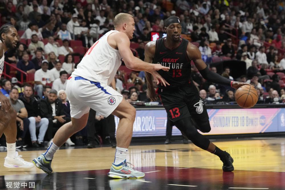 罩在白色的 罩在白色的