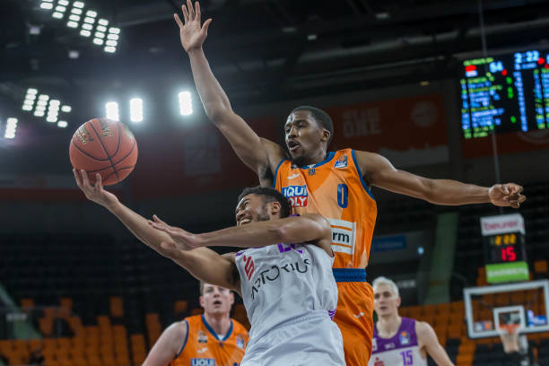 通过他在比 通过他在比